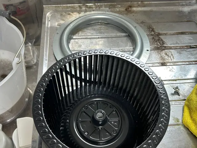 自分でやるには大変なお風呂場と換気扇のお得なセットメニューです。サービスの画像