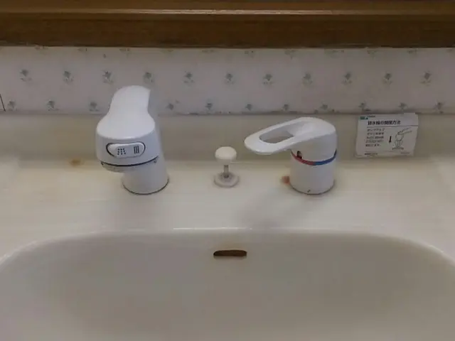 【作業歴15年以上国家資格保有】水栓蛇口交換・安心の取り付け施工保証1年付き！サービスの画像