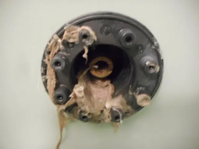 市販剤や他店でも除去出来ない汚れまで根こそぎ洗浄する驚異の風呂釜洗浄サービスの画像