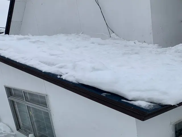 雪かき・雪下ろしの事ならお任せ下さい！サービスの画像