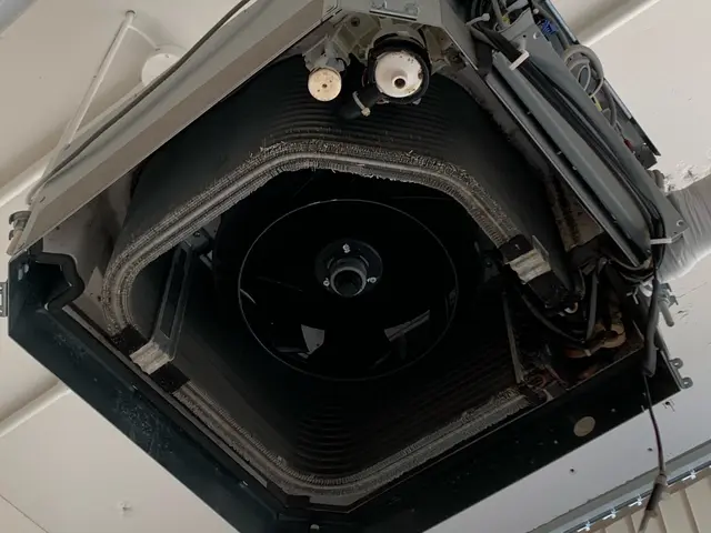 実績多数！当社にお任せ下さい！！綺麗な良い空気や風を店舗や事務所に流して下さい。サービスの画像