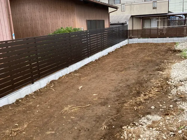 ブロック屏解体処分、新設ブロック積み直し、擁壁工事。その他お庭の伐採抜根サービスの画像