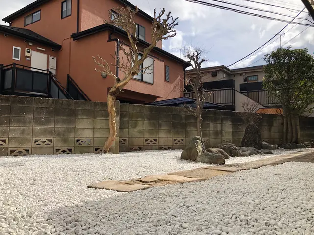 【口コミ賞受賞店舗】雑草対策のついでにお洒落なお庭にしませんか？？サービスの画像