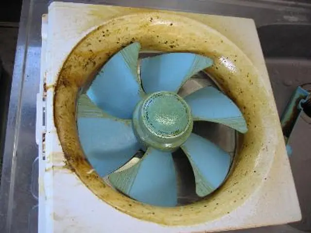 頑固な油汚れには付け置き洗いできれいにします。スチームクリーナー併用で完璧！サービスの画像