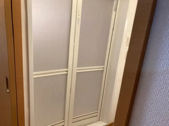 浴室掃除、バスルームクリーニング、水垢、排水口、鏡ウロコ取り、カビ等サービスの画像