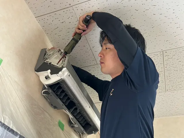 ◎女性スタッフ同行可◎ハイブリット洗剤で黒カビ、ホコリを高圧洗浄！【複数台割有】サービスの画像