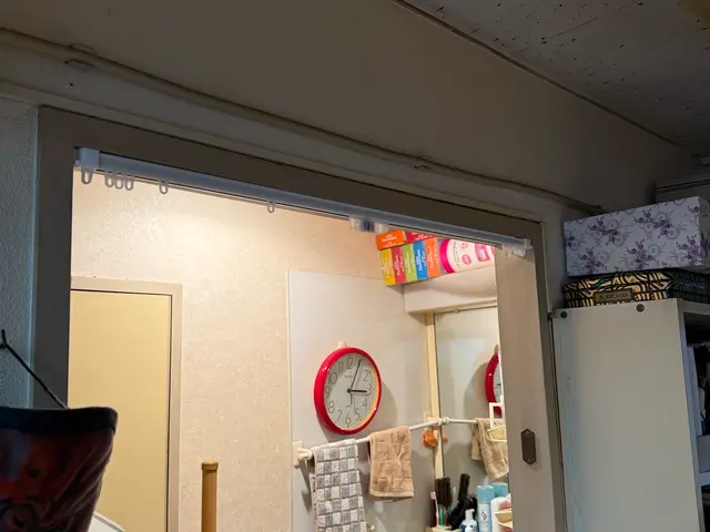 カーテンレール取付けます！実績50件以上、ブラインドも対応致します！サービスの画像