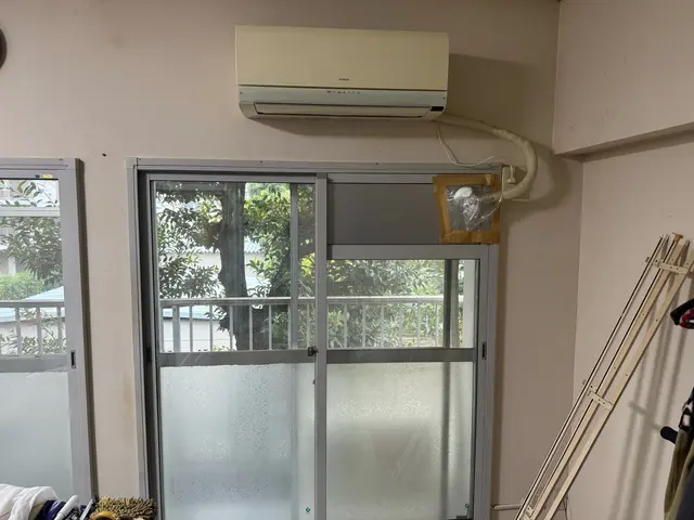 カーテンレール取付けます！実績50件以上、ブラインドも対応致します！サービスの画像