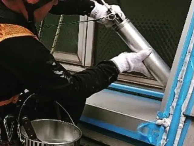 高所雨漏り防水塗装をロープ作業なら足場費用0円！最大12F迄対応！サービスの画像