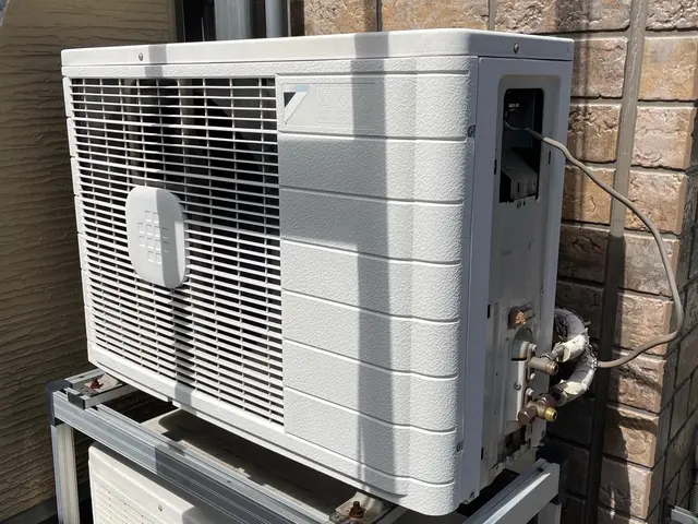 親切丁寧にエアコン取外し！不要エアコン処分サービス　台数割ございます！サービスの画像