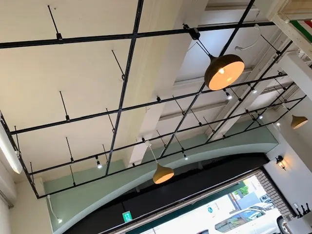 ダクトレール取付・交換サービスの画像