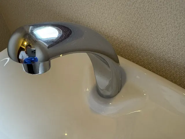 トイレクリーニング9,900円、浴室とセットの場合は8,800円になります！サービスの画像