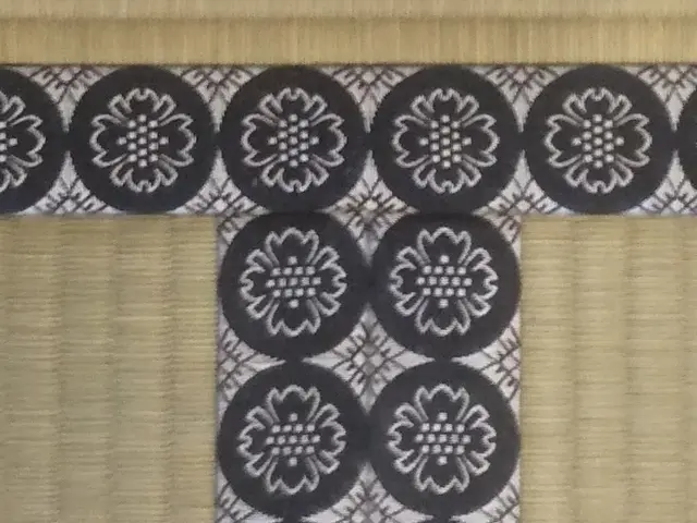 お問い合わせからでも大歓迎！畳表見本が御座いますので、じっくりお選び下さい。サービスの画像