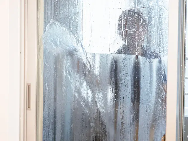 【ベランダ清掃】ベランダに面した窓サッシや網戸、室外機等もすべて綺麗にします！サービスの画像