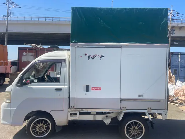 【年中無休】駐車代お店負担！営業時間外も対応可能！損害保険加入店！サービスの画像