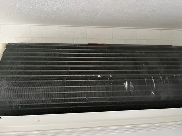人気のエアコンクリーニング！エアコン内部の汚れも徹底的に洗浄いたします！サービスの画像