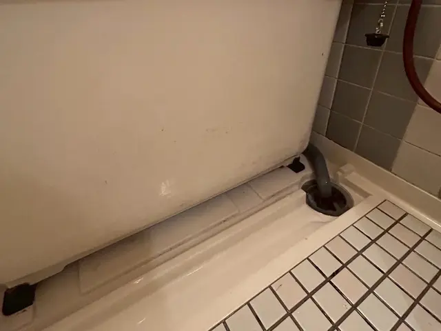 【浴室クリーニング】様々な洗剤を使用し黒カビや水垢汚れ、鏡のウロコを綺麗に除去サービスの画像