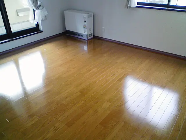 フロア（水性）アクアガードコーティング　抗菌・防カビ剤入　女性スタッフ指定可能サービスの画像