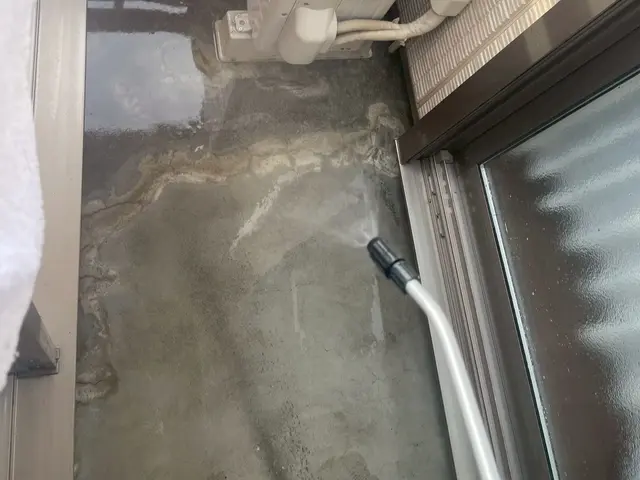 女性スタッフによる即日対応！塗装まで一貫してお任せ頂けます。サービスの画像