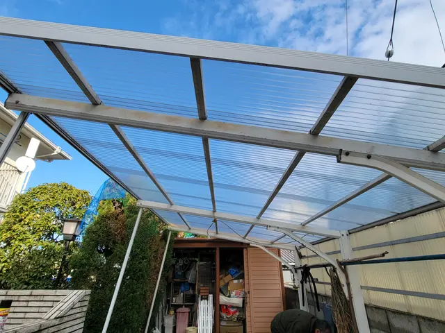 【岡山市東区発！】車は洗車してもらえるのに...カーポートが拗ねちゃいますよ♪サービスの画像