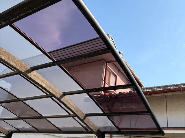 【岡山市東区発！】車は洗車してもらえるのに...カーポートが拗ねちゃいますよ♪サービスの画像