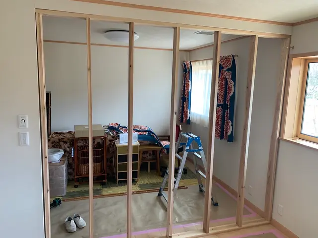 店舗や一般宅経験あり◎クロスの最終仕上げまで一貫して完全自社施工！サービスの画像