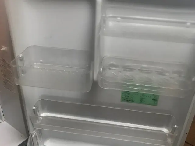 ツルピカ！ホワイトクリーン洗浄で清潔感溢れる冷蔵庫へ、徹底洗浄致します！！サービスの画像