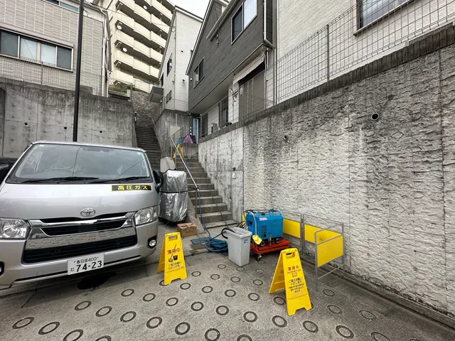 確実な超高圧洗浄技術と吐出圧力の高い洗浄機で確実に排水管内の汚れを取り除きます。サービスの画像