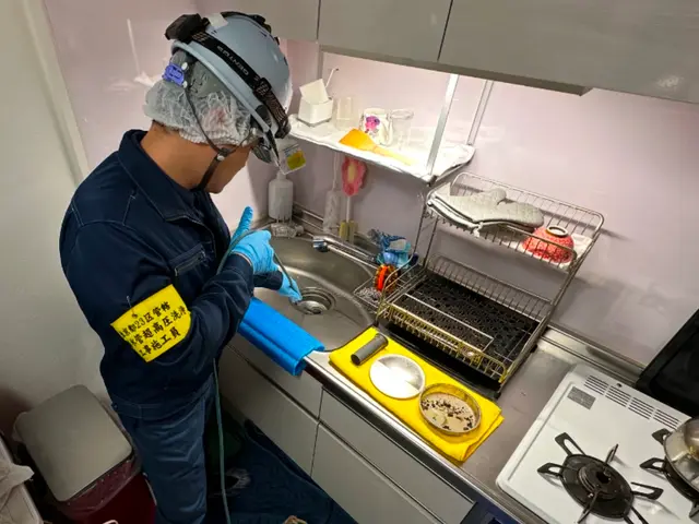 確実な超高圧洗浄技術と吐出圧力の高い洗浄機で確実に排水管内の汚れを取り除きます。サービスの画像