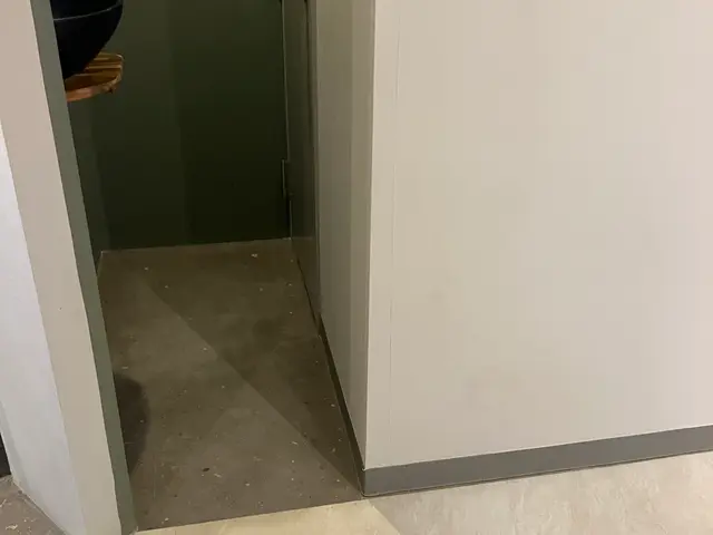 ベテラン職人の丁寧な施工サービスの画像