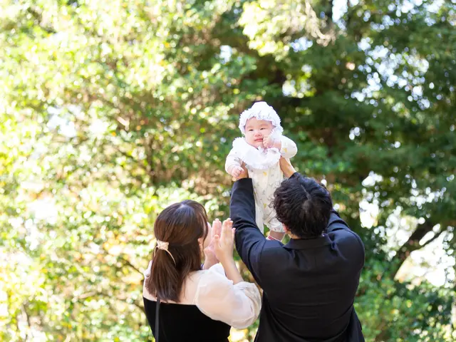 『楽しく愛のあるお宮参り写真』産着の着付けもお任せください！