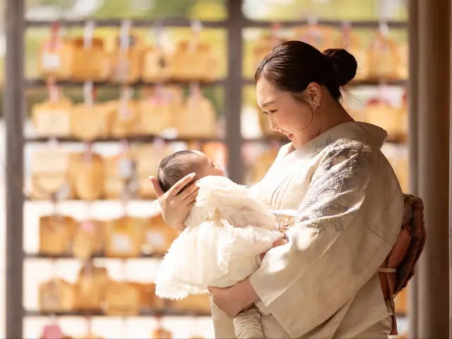 『楽しく愛のあるお宮参り写真』産着の着付けもお任せください！