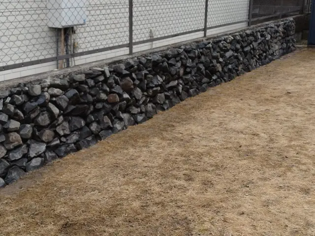 フェンス、塀、竹垣等　土留や景観のための石積み　ブロック積みサービスの画像