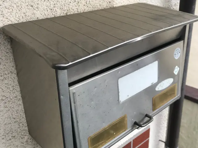 玄関ポストの交換作業☆大分県内交通費無料です☆サービスの画像