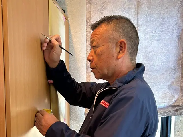 【室内ドア陥没穴リペア】☆外注一切無しプロのリペアマンがお伺い致します！サービスの画像