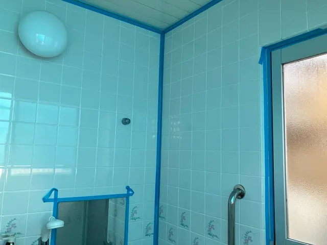 業界歴40年以上の職人技！室内の水廻りの他、ガラス・家具・壁・床・天井にも対応！サービスの画像