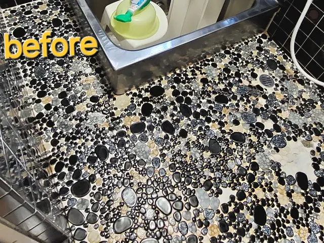 冷たくない！滑らない！約半日で優しい床へ　床材は当店でもご用意できますサービスの画像