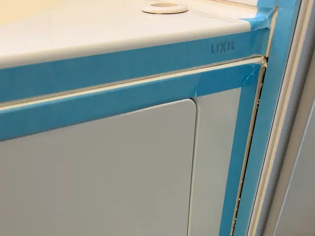 取れないカビにはコーキング打ち替えが最適です！お好きな色で対応可能！サービスの画像