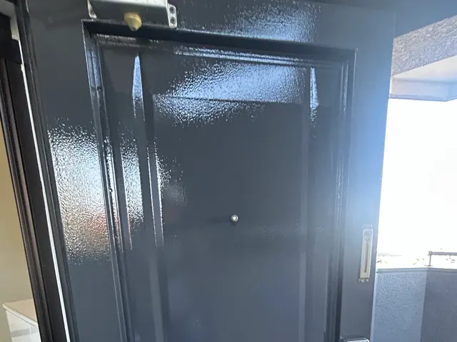 玄関ドア塗装サービスの画像