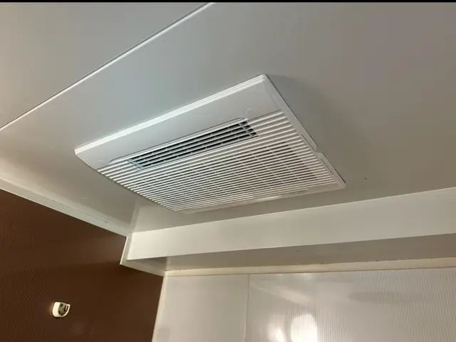 トイレの換気扇の交換承りますサービスの画像