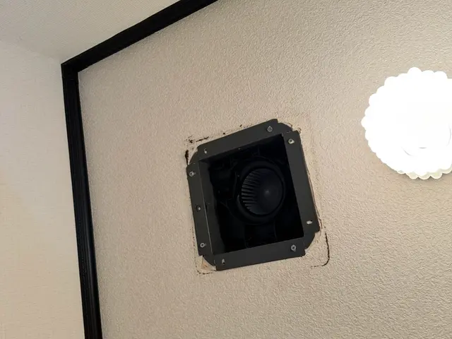 トイレの換気扇の交換承りますサービスの画像