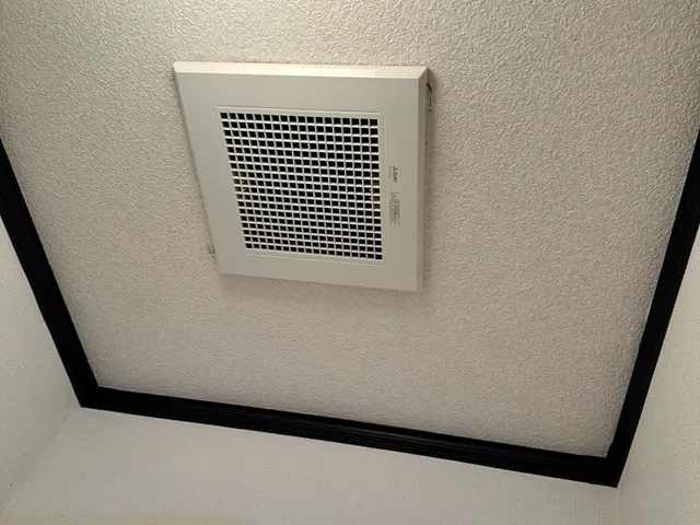 トイレの換気扇の交換承りますサービスの画像