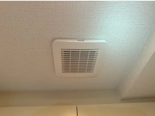 トイレの換気扇の交換承りますサービスの画像