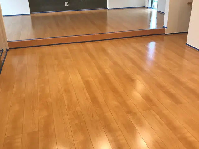 フロアコーティング専門店　(２０年保証付)高耐久の高密度ガラスコーティングサービスの画像