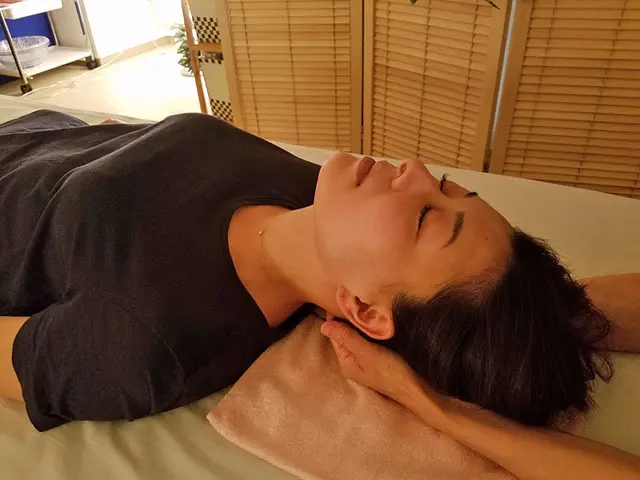 【リラクゼーション以上のドライヘッドマッサージ】歴20年カイロプラクターの施術サービスの画像