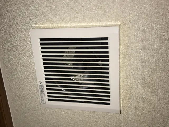 トイレ換気扇の交換，ご予約は迅速に対応します！サービスの画像