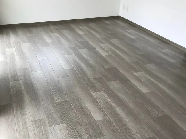 フローリングからクッションフロア、フロアタイルの上貼り施工サービスの画像