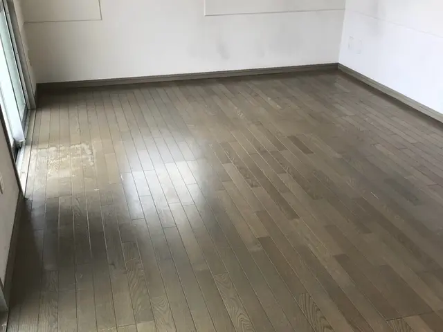 フローリングからクッションフロア、フロアタイルの上貼り施工サービスの画像