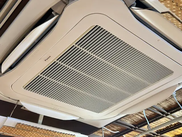 事務所/サロン/飲食店対応可能！購入物件のエアコン清掃も承ります！サービスの画像