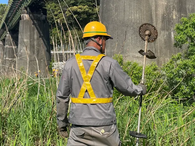 GWも元気に営業中！草刈り｜空き地・空き家対応｜回収まで一括｜見積無料サービスの画像
